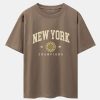 ec1cf74150edf84dab8e653ded674e5e413e94ea78874ed59f107982248862d2.jpg New York Varsity Print Heavy Weight Oversize T-Shirt